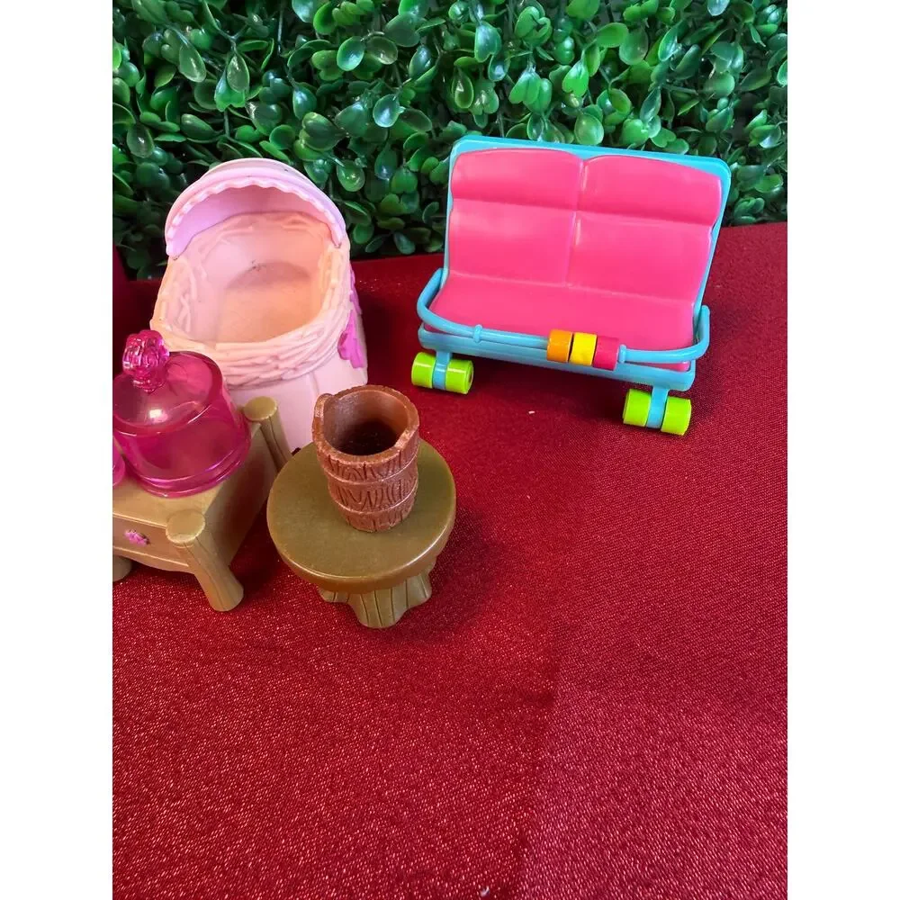 Li'l Woodzeez Living Room Nursery Set Bright Pink Doll House Furniture Toys